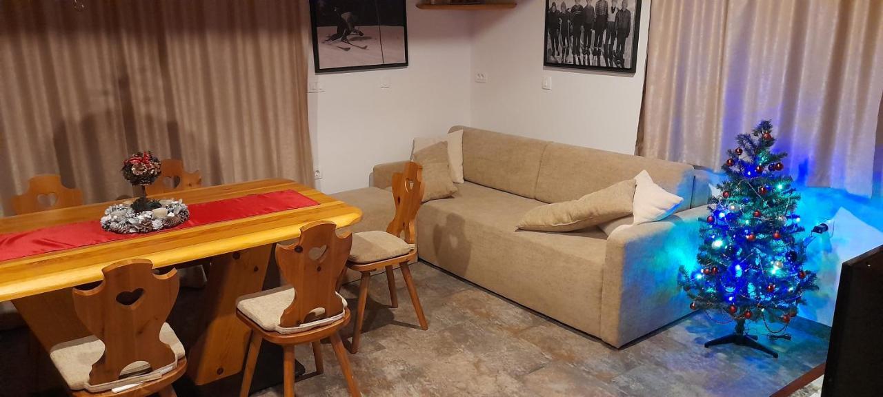 Apartma In Bungalov Jezerci Gozd Martuljek Eksteriør billede