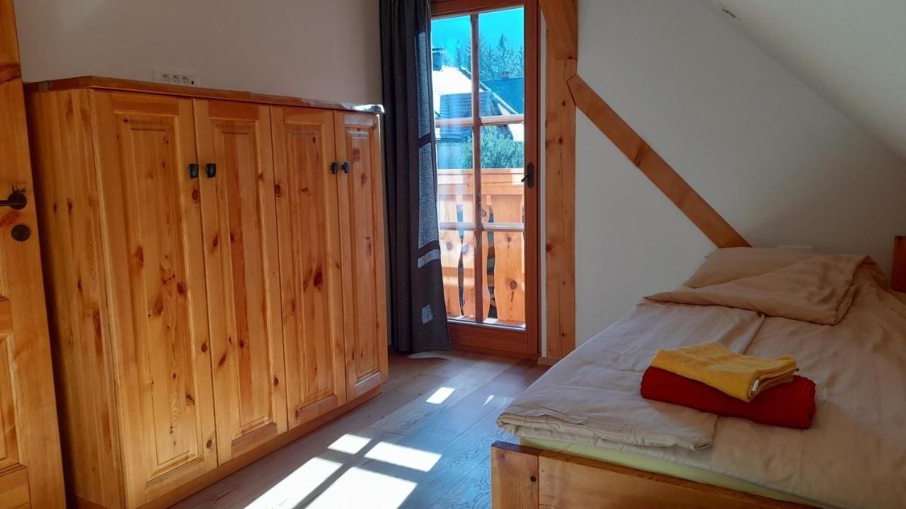Apartma In Bungalov Jezerci Gozd Martuljek Eksteriør billede