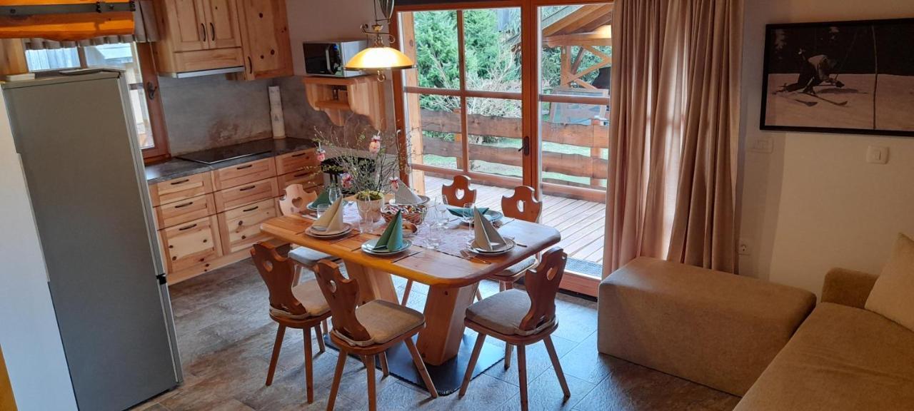 Apartma In Bungalov Jezerci Gozd Martuljek Eksteriør billede