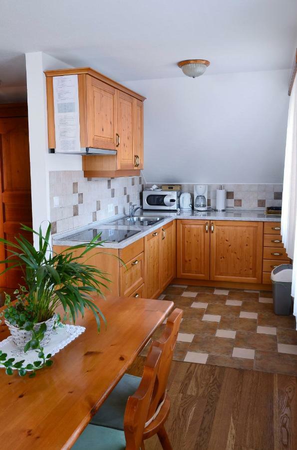 Apartma In Bungalov Jezerci Gozd Martuljek Eksteriør billede